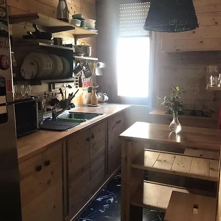 Light ホームステイ アヴェッリーノ